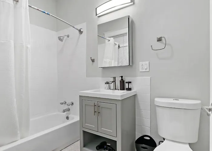 Comfy And Chic 2br Close To Shops - Sunnyside 2f Chicago